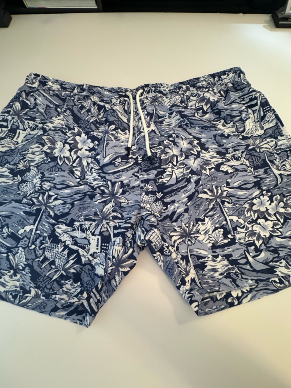 Men’s crown & ivy Navy and White Hawaiian Swim Trunks